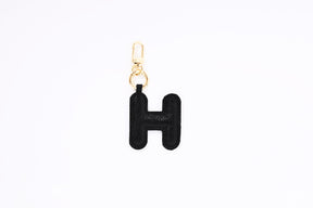 Puffer Letter Charms Schwarz