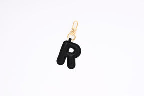 Puffer Letter Charms Schwarz